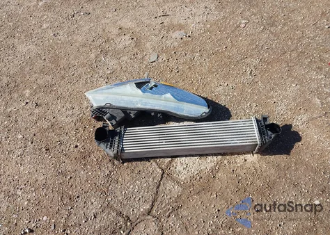 2017 Ford Escape Titanium из США, поврежденный, VIN 1FMCU0J98HUE07191